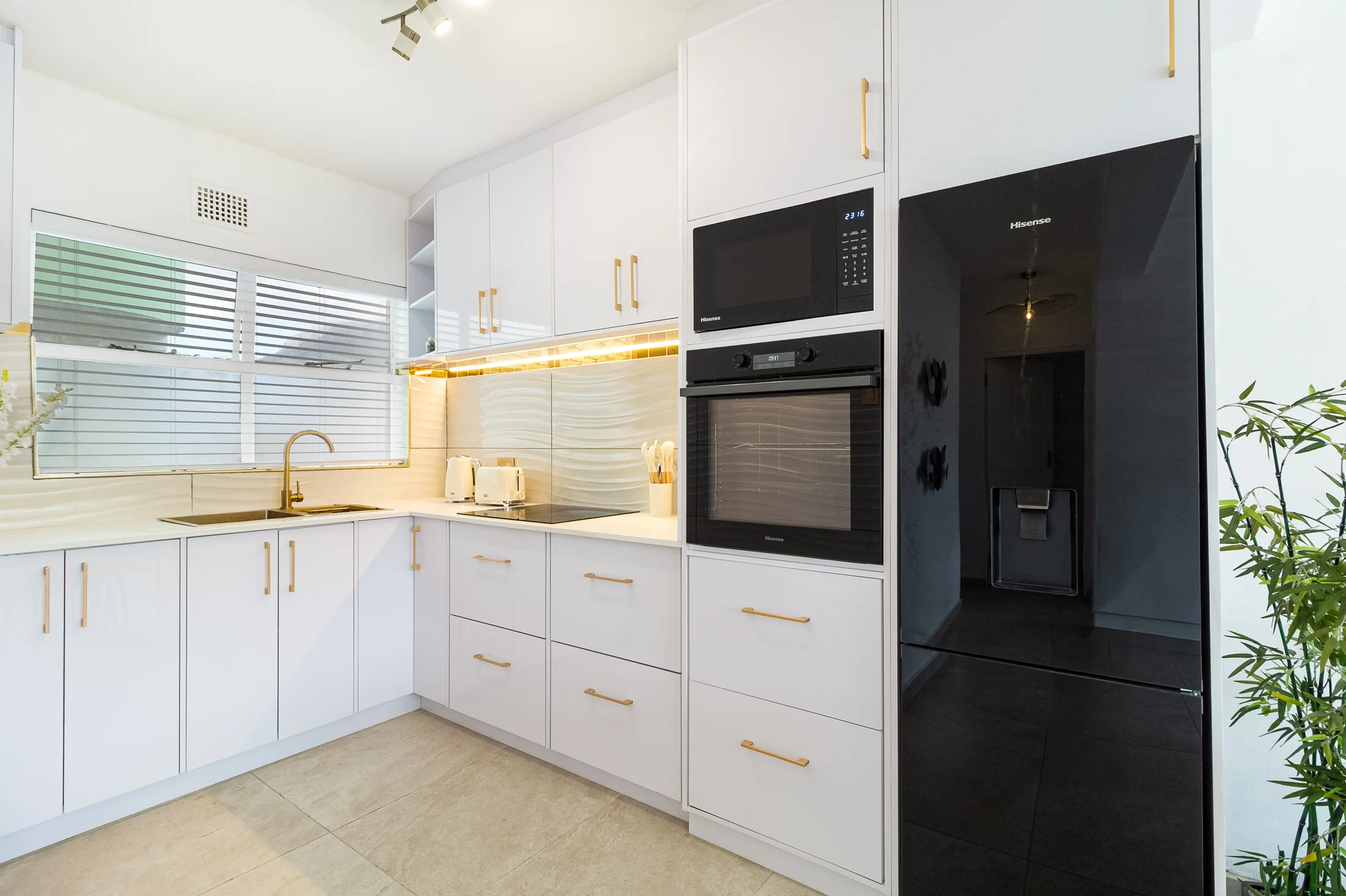 Fully equipped kitchen